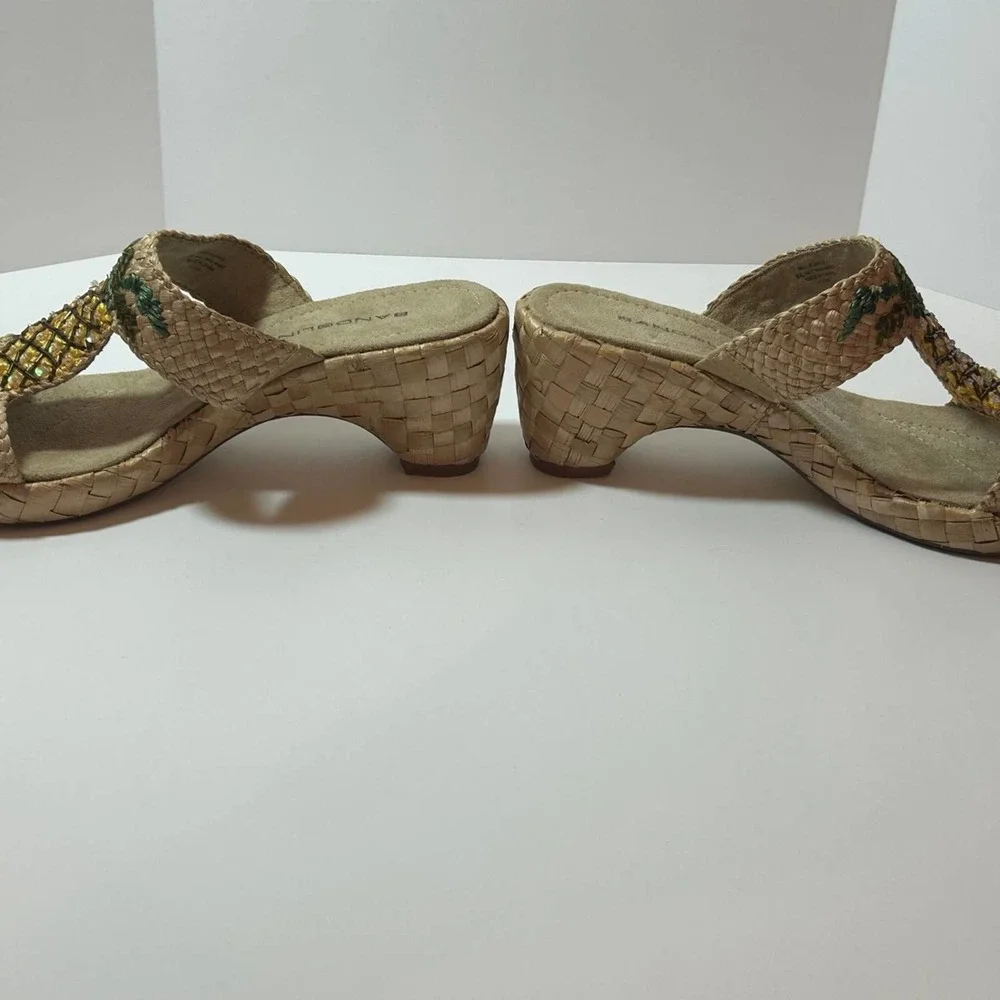 Bandolino~Women’s‎ 7 1/2” Pineapple Whimsical Weaved Wedge Sandals